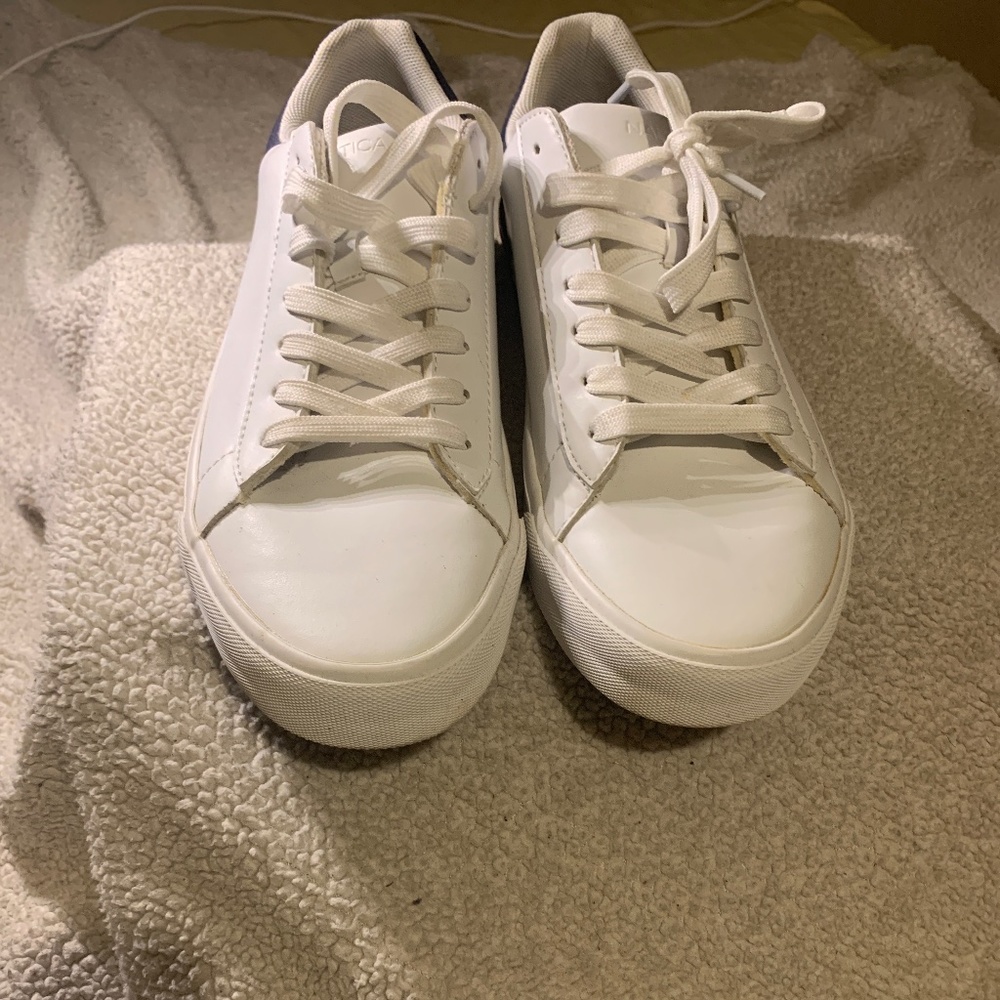 New! Mens Nautica Sneakers size 10